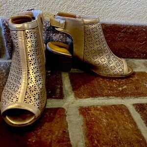 Elegant Gold Peep-Toe Ankle Boots